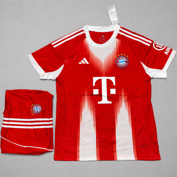 BAYERN MUNICH HOME 25/26 WITH SHORTS